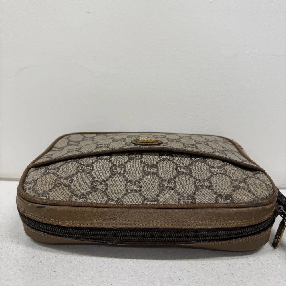 Vintage GUCCI Plus GG Clutch with Wrist Strap - Picture 9 of 14